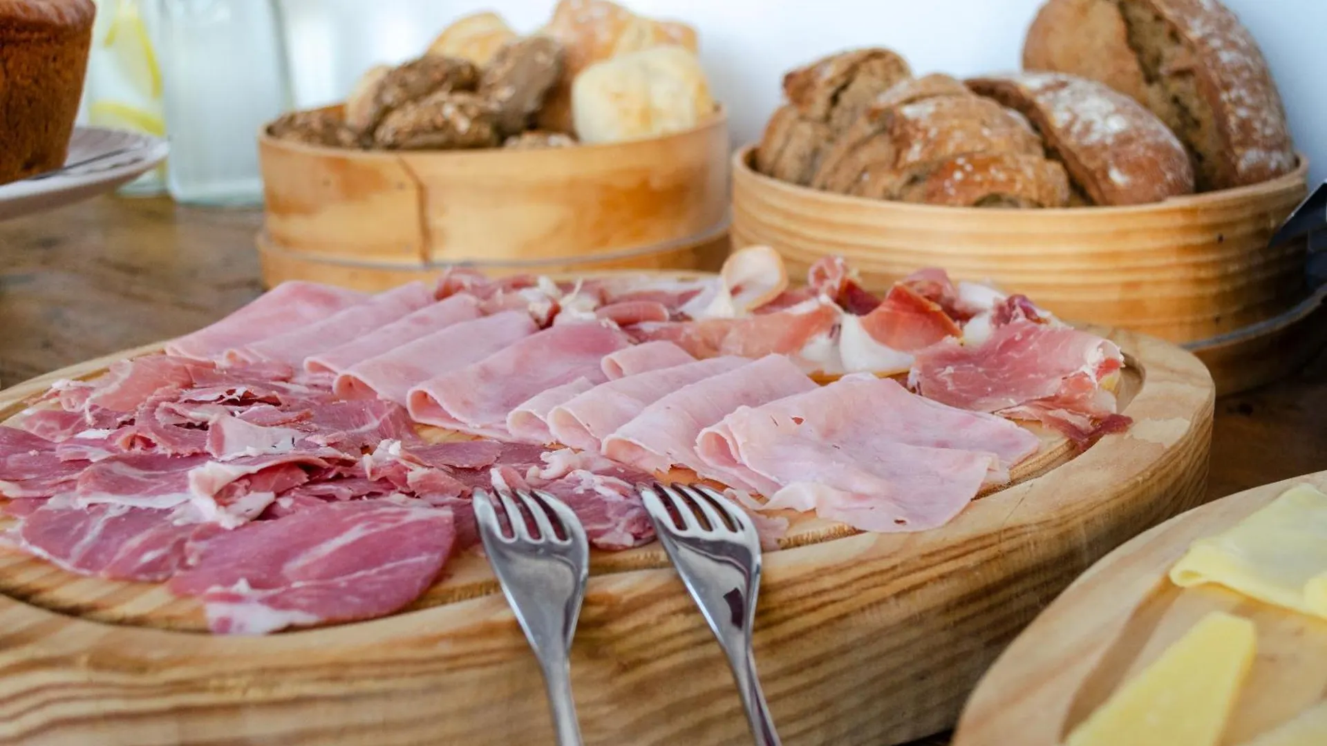 Cheese & Wine Lapa Hotel Lisbon Guest house