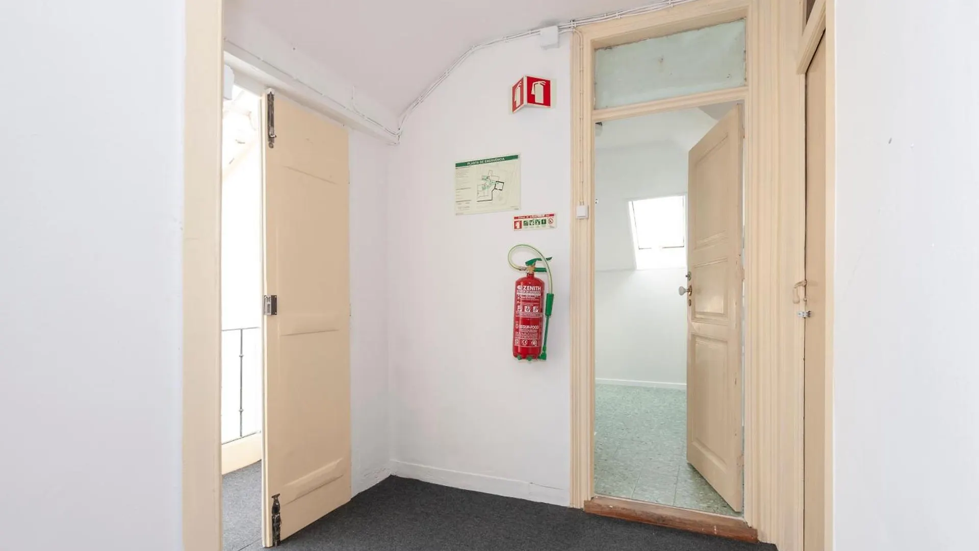 Guest house Cheese & Wine Lapa Hotel Lisbon
